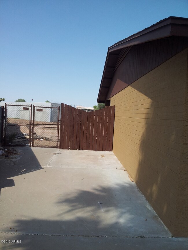 RV gate