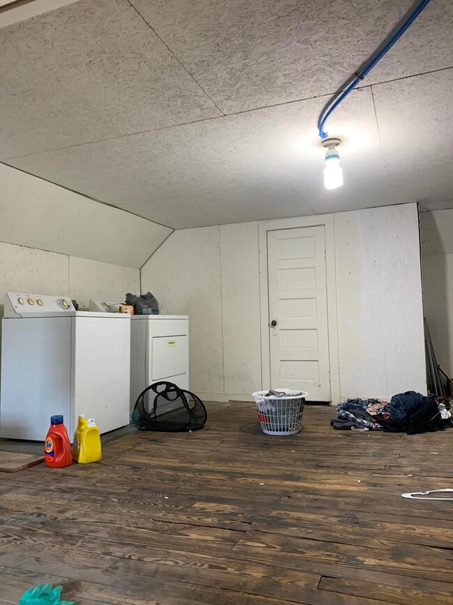Upstairs attic w/laundry