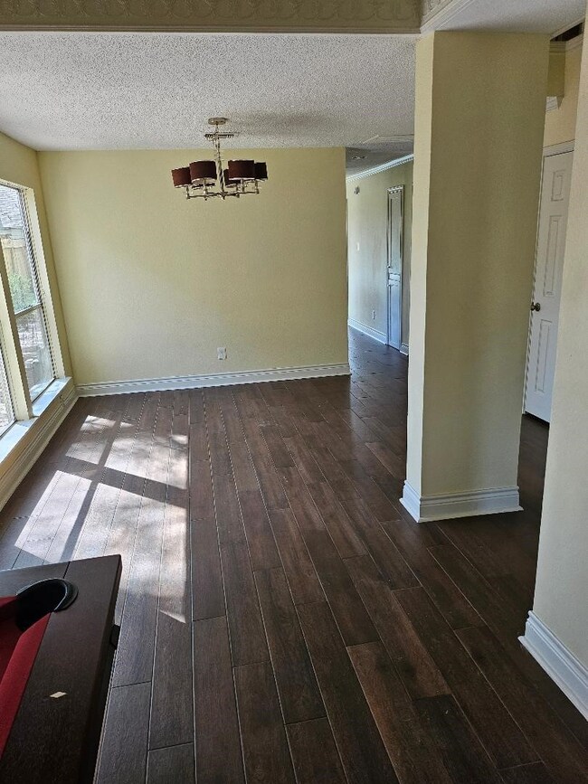 6215 Francis Marion Dr, Houston, TX 77091 - photo 4