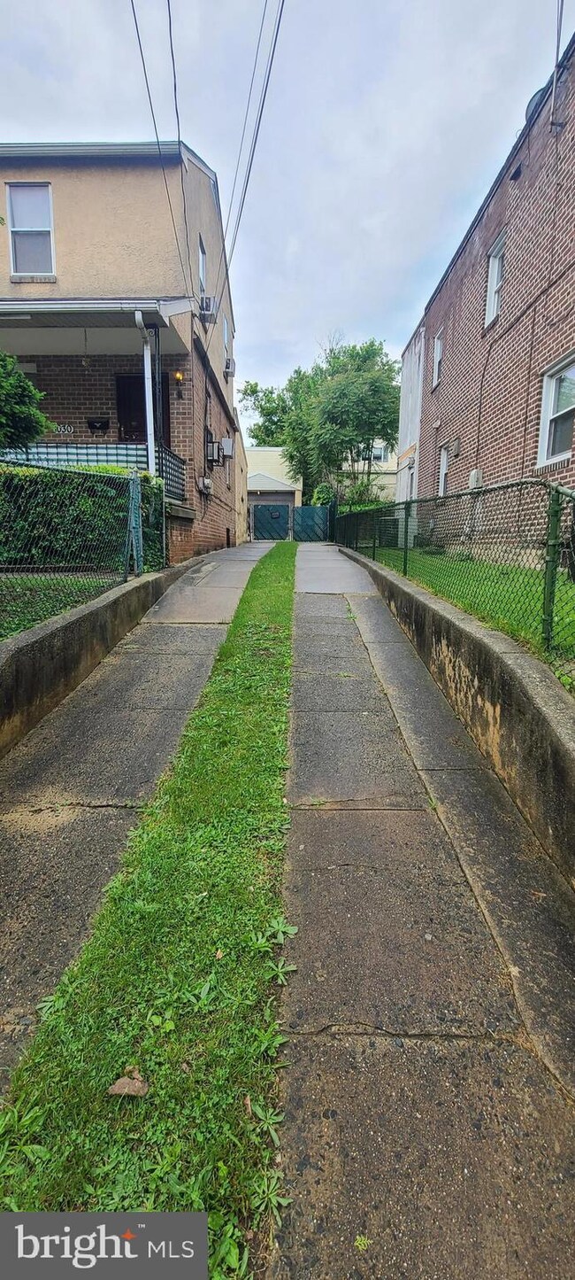 1030 Lawrence Ave, Darby, PA 19023 - photo 2