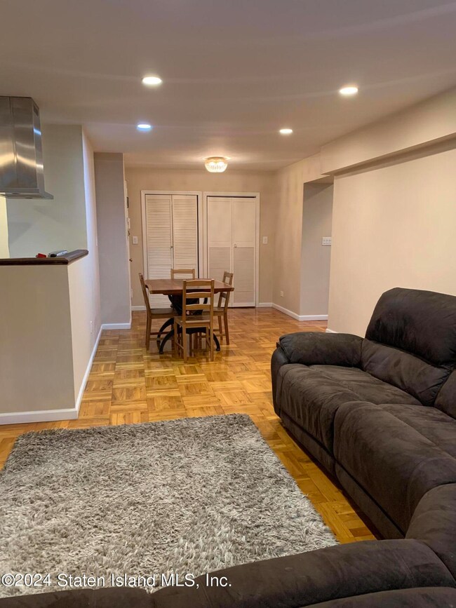 Imperial Towers unit 2J, Staten Island, NY 10304 - photo 6