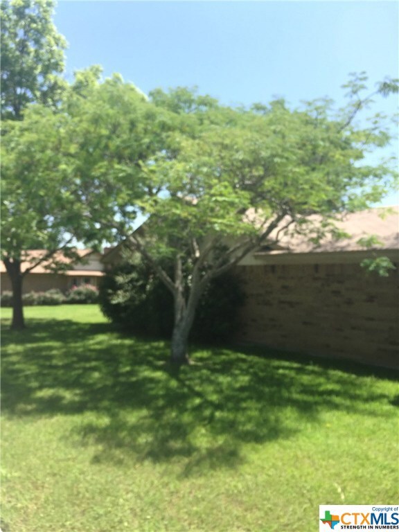 202 E Hogan Dr, Copperas Cove, TX 76522 - photo 4