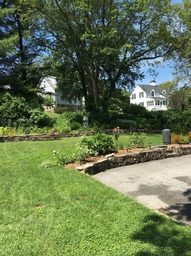 19 Salem St unit 1, Cos Cob, CT 06807 - photo 3