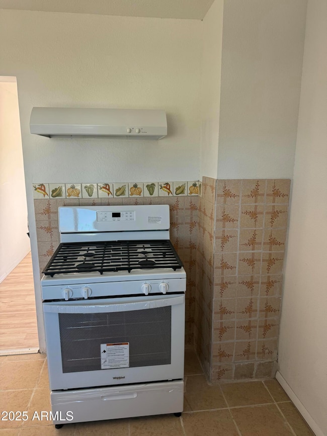 105 S Cochise Ave, Willcox, AZ 85643 - photo 5