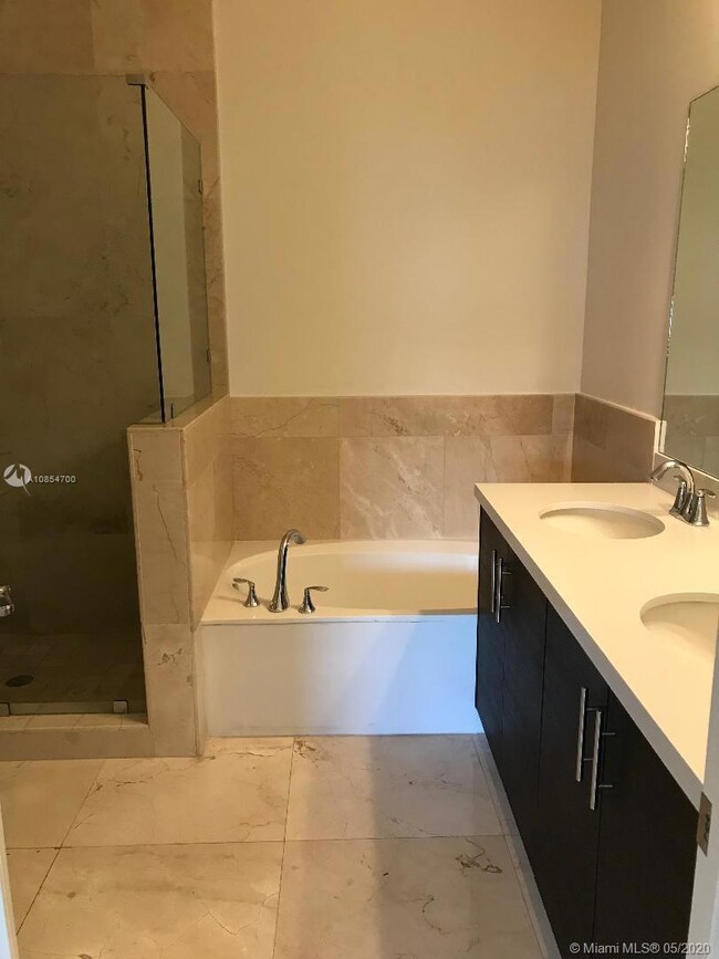 7026 NW 103rd Path, Doral, FL 33178 - photo 4