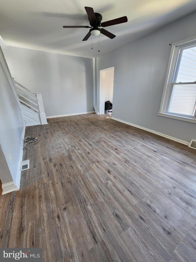 223 Hamilton Ave, Darby, PA 19023 - photo 4