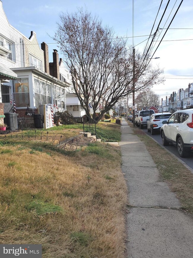 247 Roberta Ave, Darby, PA 19023 - photo 3
