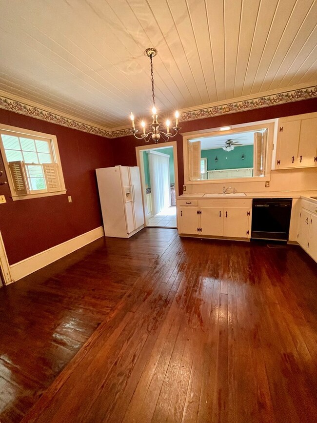 315 Main St, Enigma, GA 31749 - photo 4