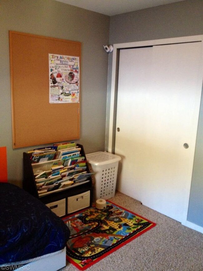 19109 Joslin Cir unit 38, Big Rapids, MI 49307 - photo 6