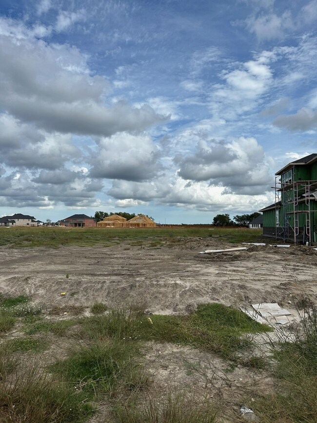 1883 Lake Crest Ln, Friendswood, TX 77546 - photo 2