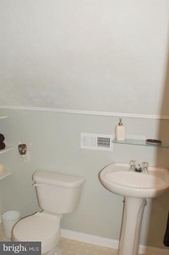 370 W 11th St, Front Royal, VA 22630 - photo 6