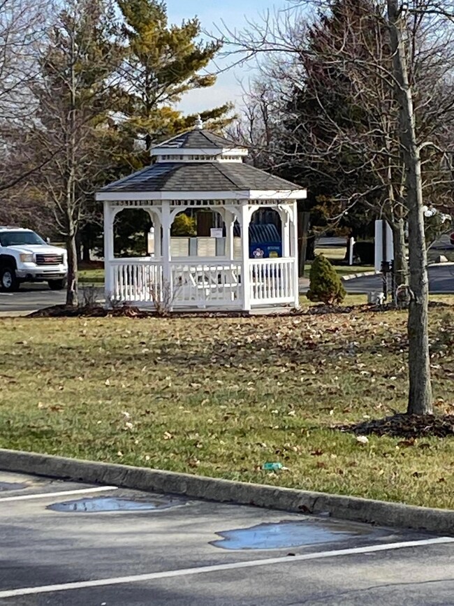 731 Millcrest Dr, Marysville, OH 43040 - photo 4