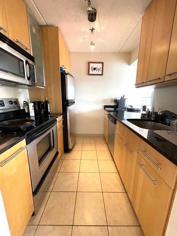 108 Peterborough St unit PHW, Boston, MA 02215 - photo 2