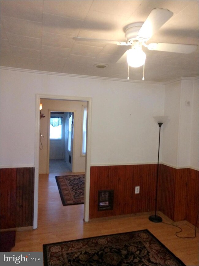 209 Kline St, Reading, PA 19611 - photo 7