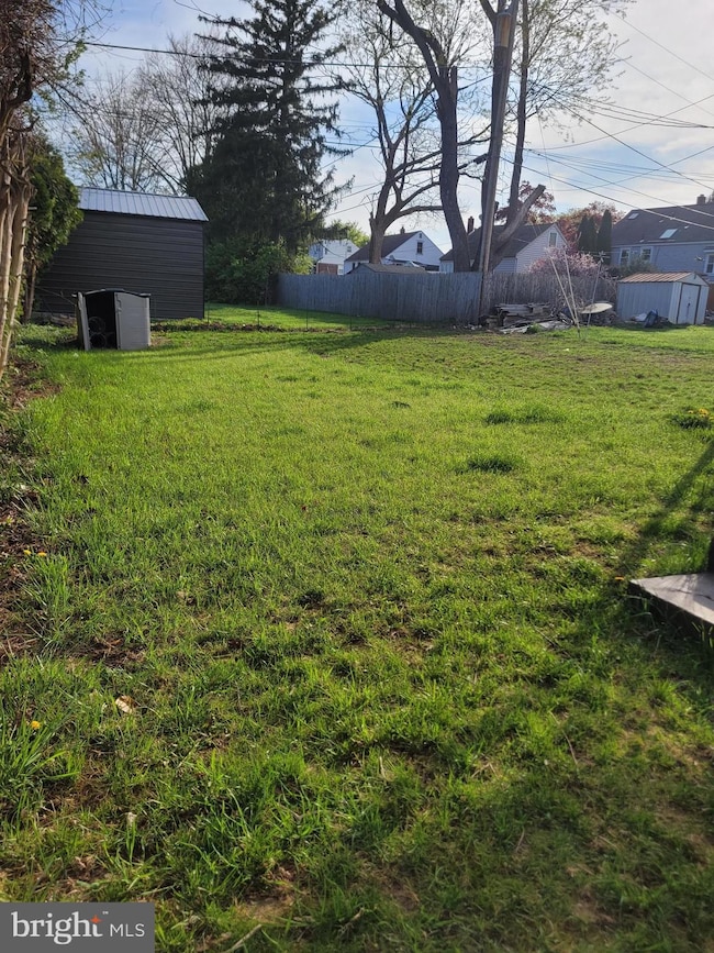 1217 Sheridan St, Reading, PA 19611 - photo 3