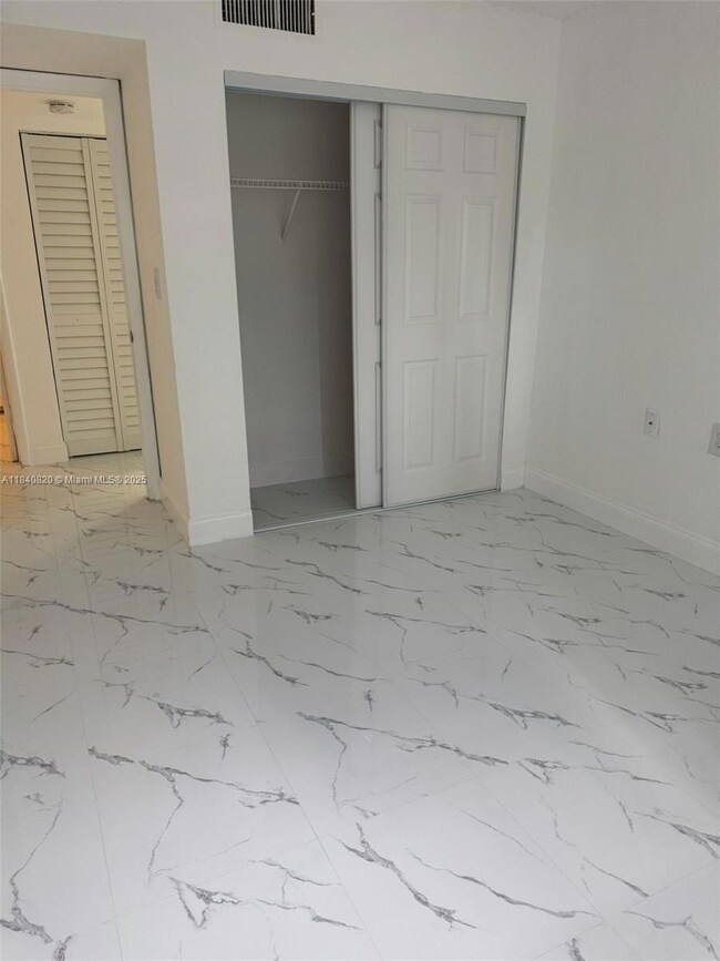 7010 NW 179th St unit 105, Hialeah, FL 33015 - photo 7