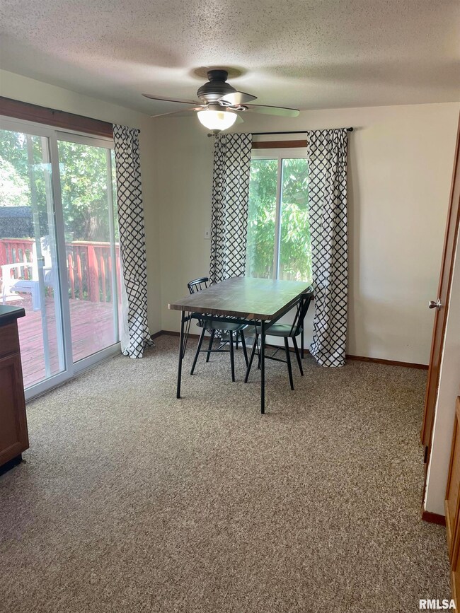 1602 N Pioneer St, Davenport, IA 52804 - photo 7