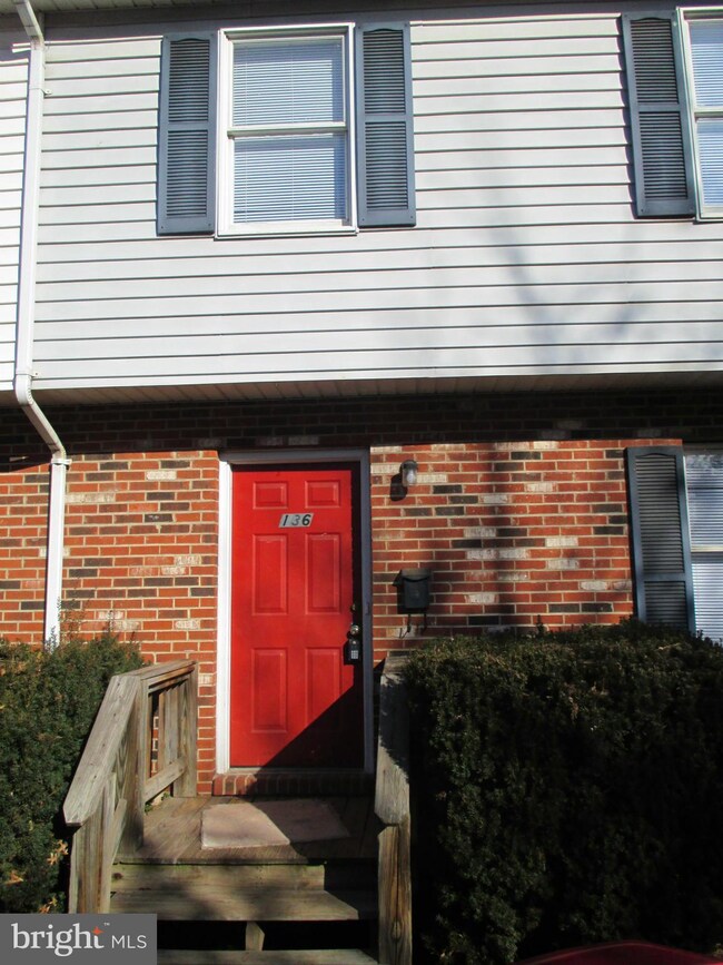 136 E Evans St, Culpeper, VA 22701 - photo 2