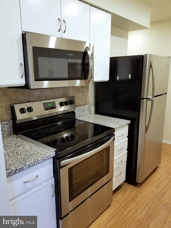 508B Cypress Point Cir, Mount Laurel, NJ 08054 - photo 2