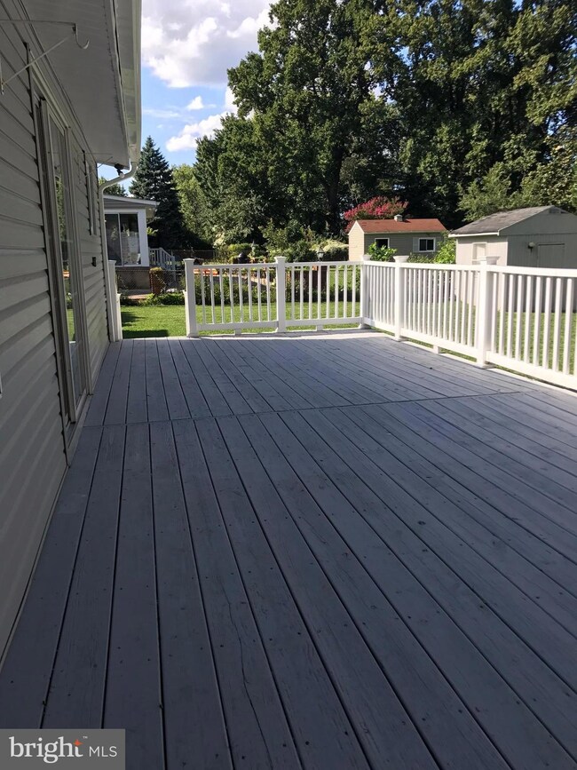 8531 Creek Rd, Pasadena, MD 21122 - photo 5