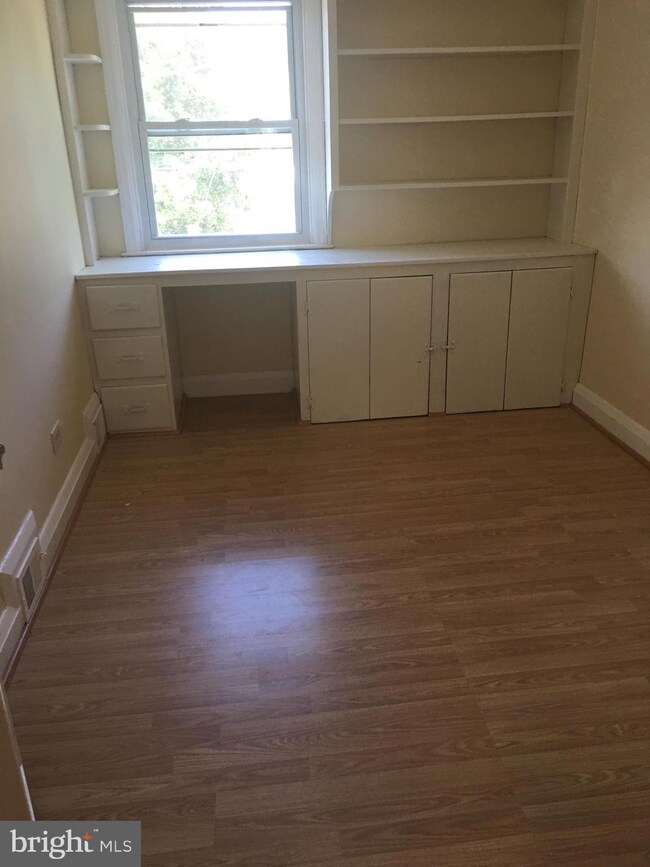 4014 Clarks Ln, Baltimore, MD 21215 - photo 3