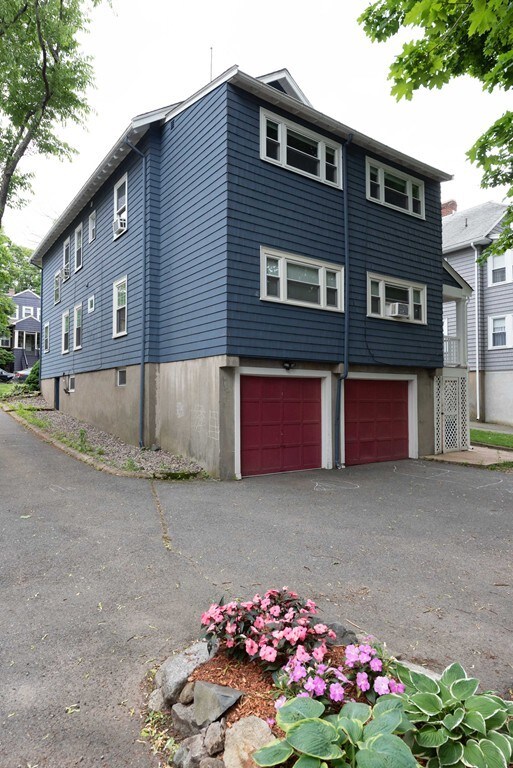 86 Sanborn Ave unit 2, West Roxbury, MA 02132 - photo 3