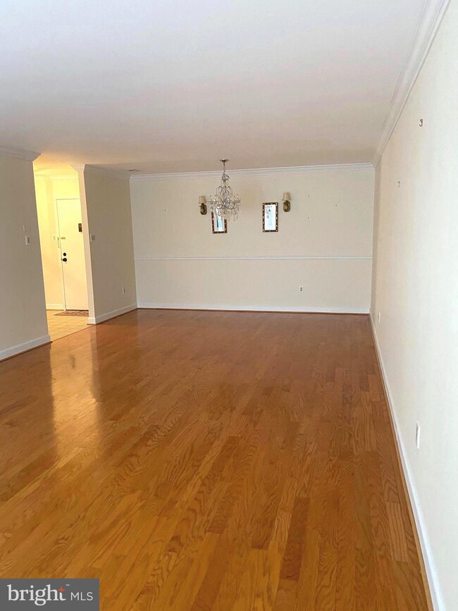 Treebrooke unit 104, Oakton, VA 22124 - photo 6