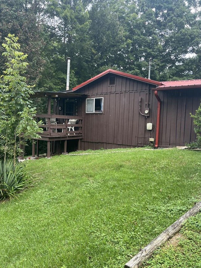 141 Audrey Ln, Byrdstown, TN 38549 - photo 2