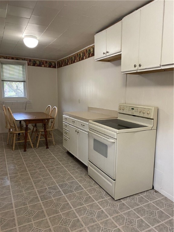 Eat in kitchen