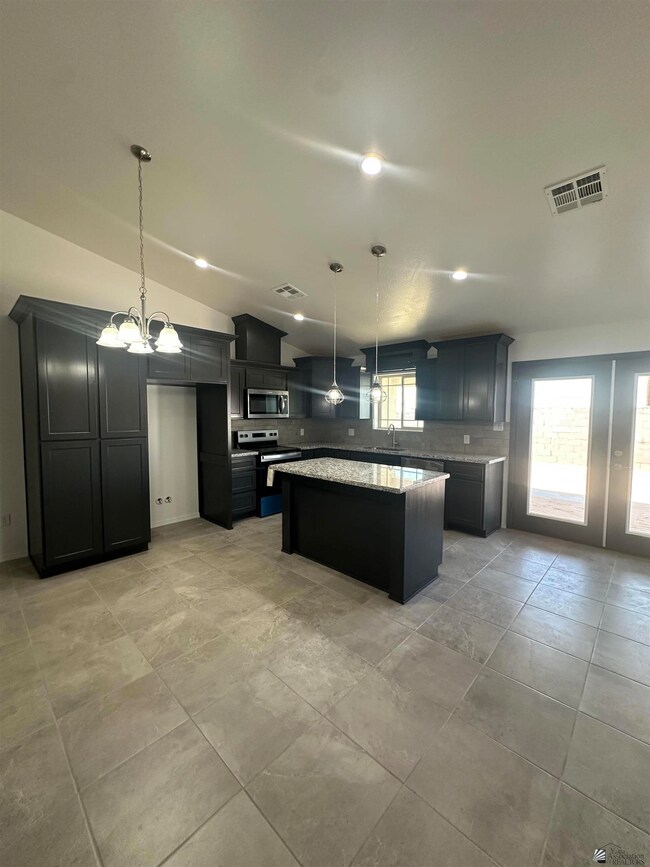 10752 E 45 Place, Yuma, AZ 85367 - photo 5