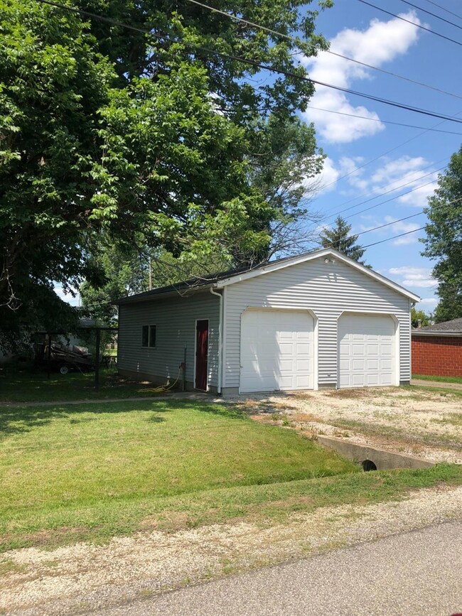 206 N Lynn St, Osgood, IN 47037 - photo 2