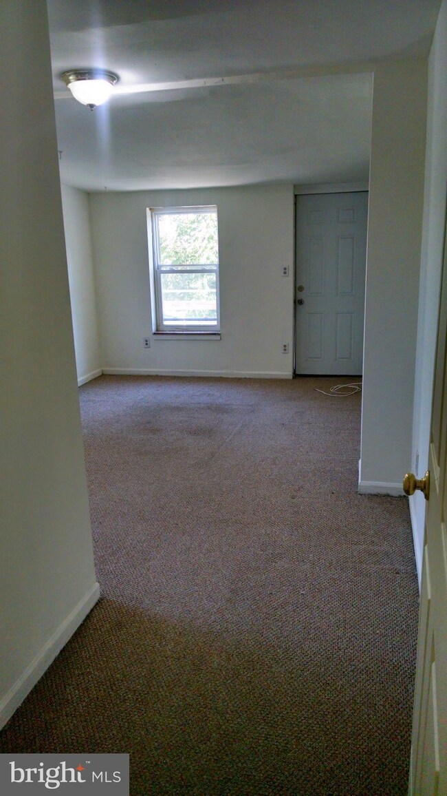 807 Hollins St unit 2, 2ND FLOOR, Baltimore, MD 21201 - photo 7