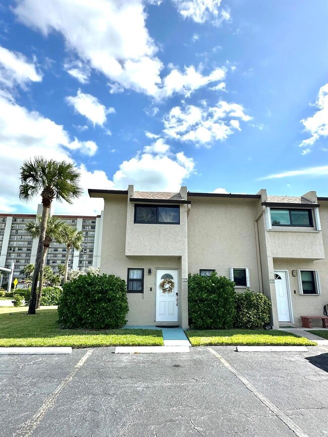 4225 N Highway A1a unit 17, Hutchinson Island, FL 34949 - photo 2