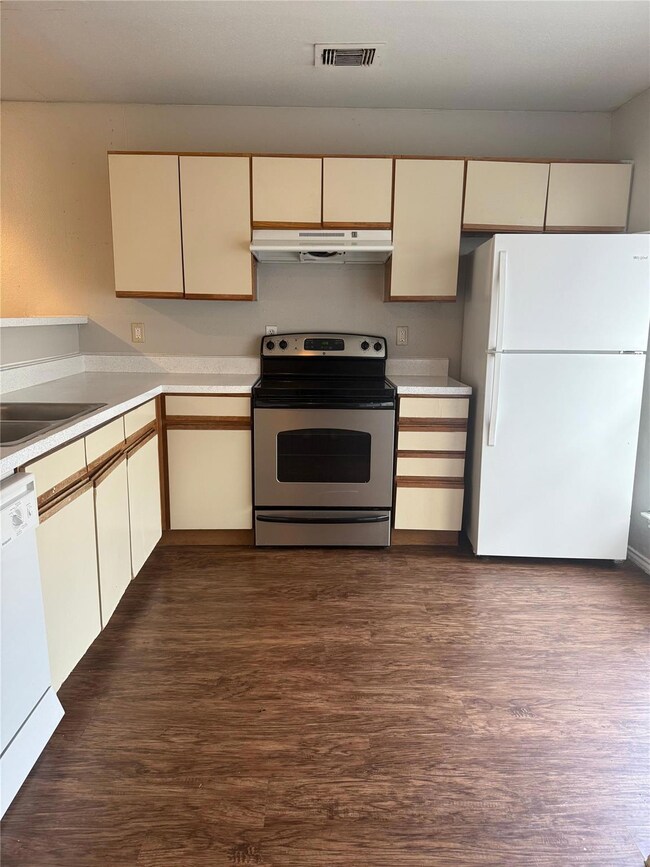 1802 River Crossing Cir unit C, Austin, TX 78741 - photo 3