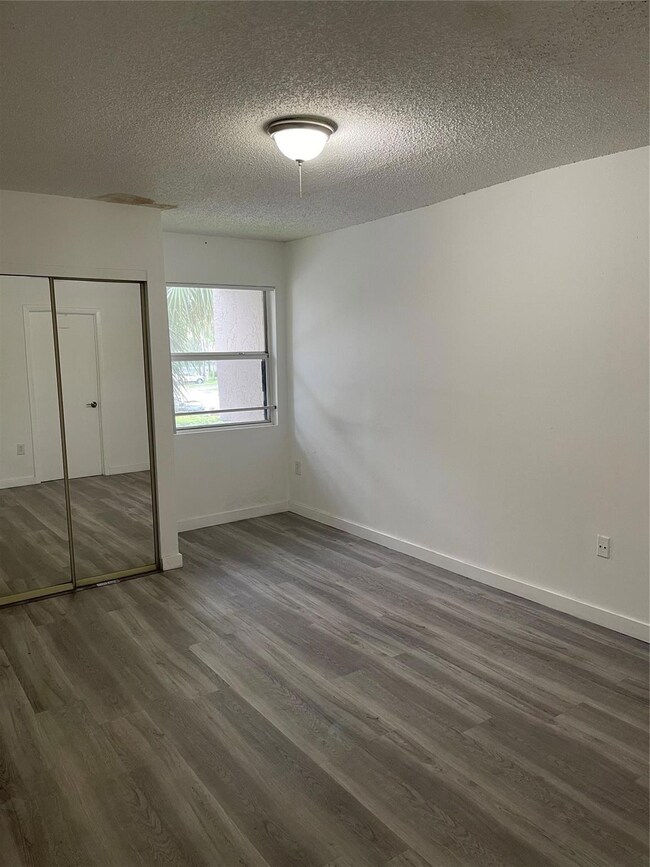 11366 SW 3rd St unit 11366, Pembroke Pines, FL 33025 - photo 3