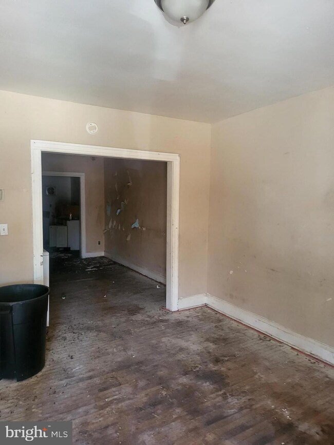 902 N Streeper St, Baltimore, MD 21205 - photo 2