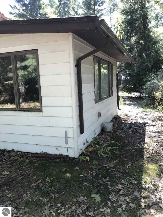 5263 E 28th St, Au Gres, MI 48703 - photo 2