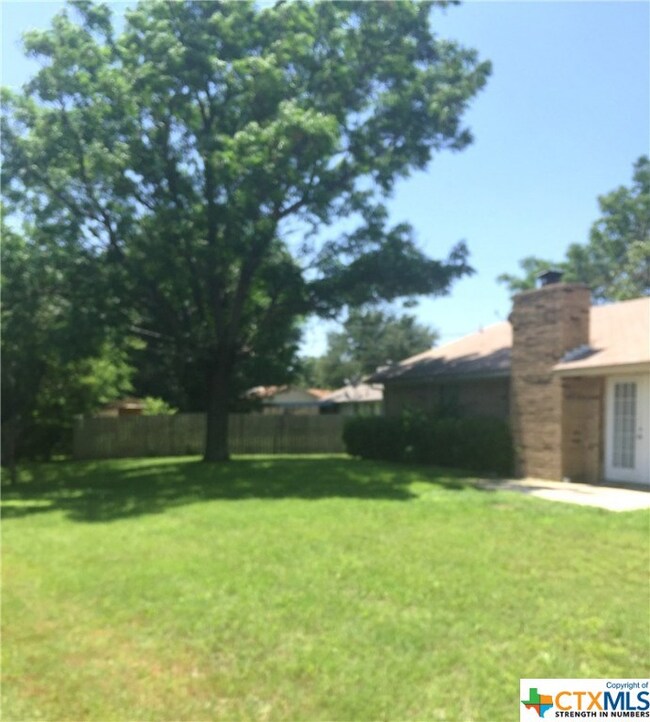 202 E Hogan Dr, Copperas Cove, TX 76522 - photo 6