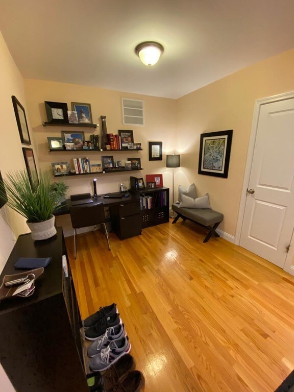 100 Fellsway W unit 206, Somerville, MA 02145 - photo 5