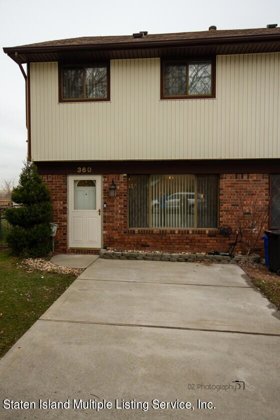RE_Listing_360_RollingHillGreen_2021_IMG