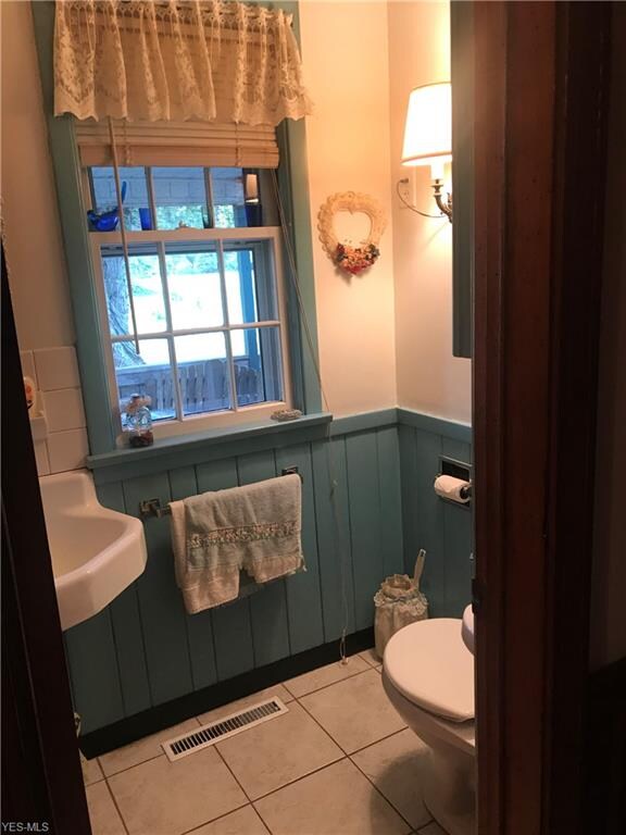 99 Daniels Ave, Conneaut, OH 44030 - photo 3