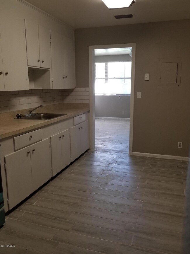 1156 Denaud St, Jacksonville, FL 32205 - photo 5