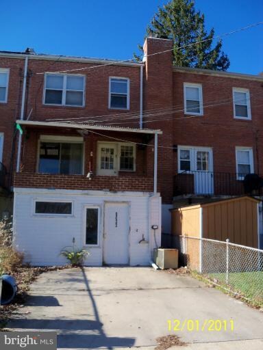 8633 Oak Rd, Parkville, MD 21234 - photo 4