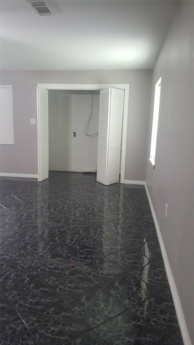 13607 Green Teal Ln, Houston, TX 77039 - photo 2