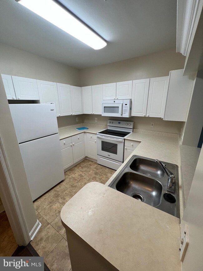 4561 Strutfield Ln unit 3309, Alexandria, VA 22311 - photo 4