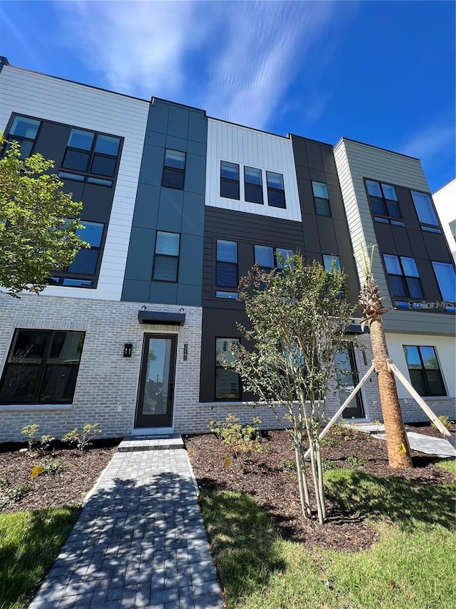 2257 Valentine Aly, Orlando, FL 32804 - photo 2