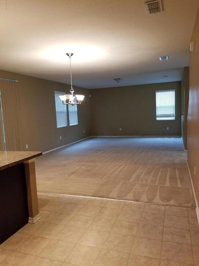 11739 Silver Hill Dr, Jacksonville, FL 32218 - photo 5