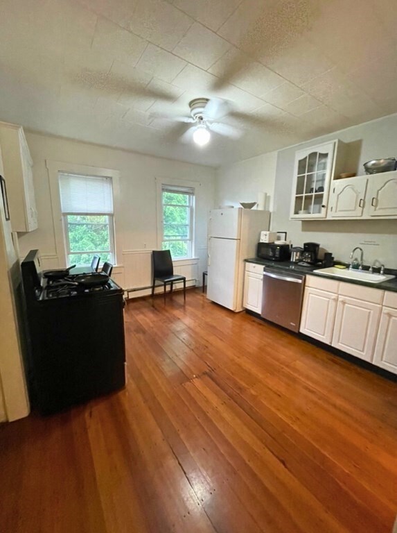 334 Hurley St unit 3, Cambridge, MA 02141 - photo 3