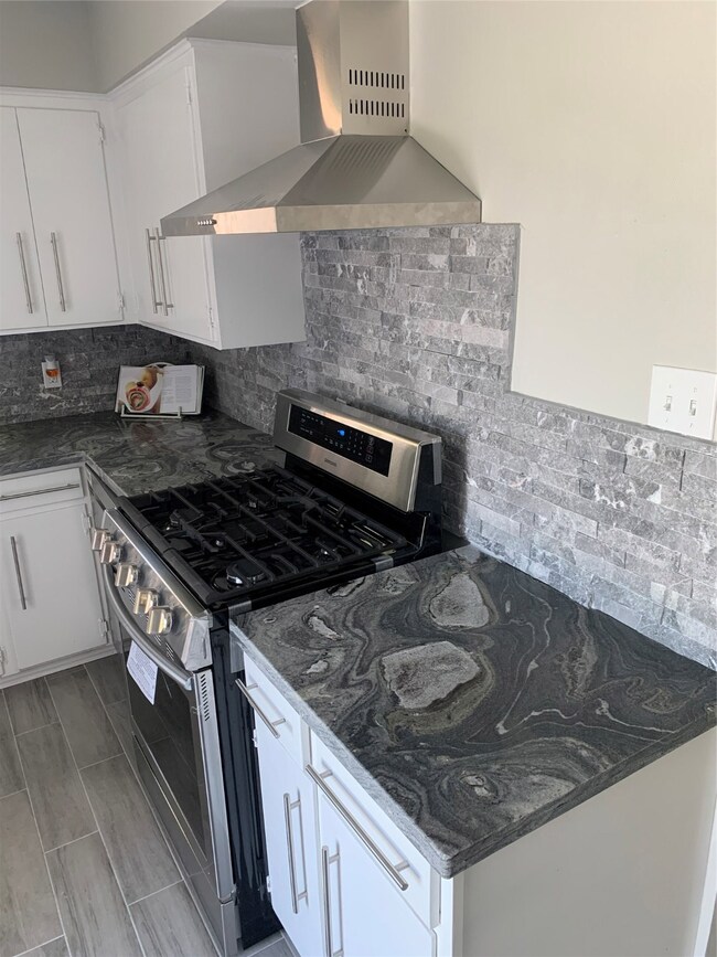 11818 Plum Meadow Ln, Houston, TX 77039 - photo 7