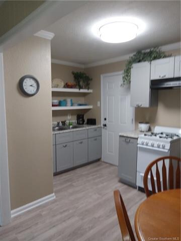 Kitchen dining combo